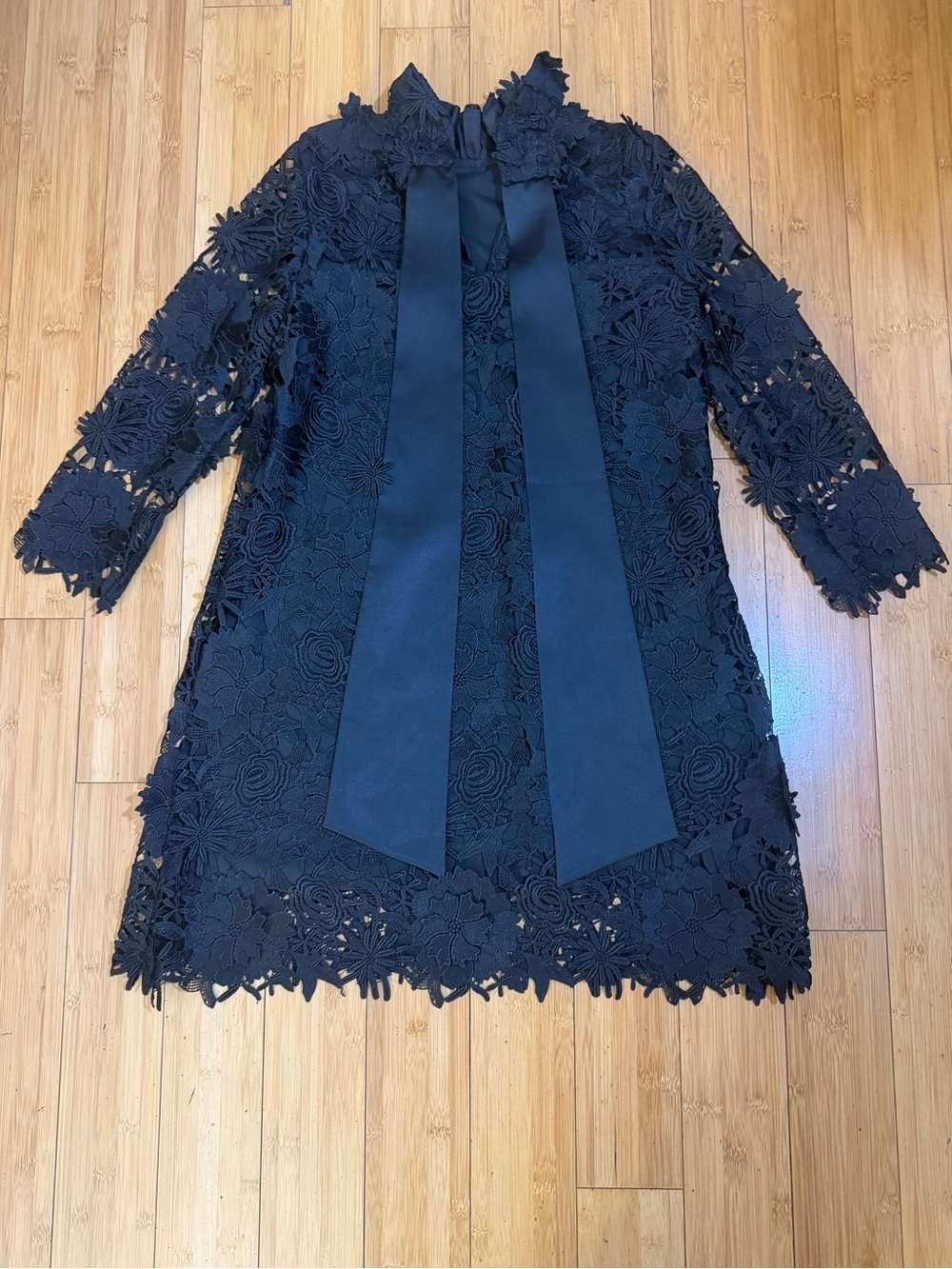 Tuckernuck Guipure Lace Daphne Dress Black Size S - Picture 4 of 16